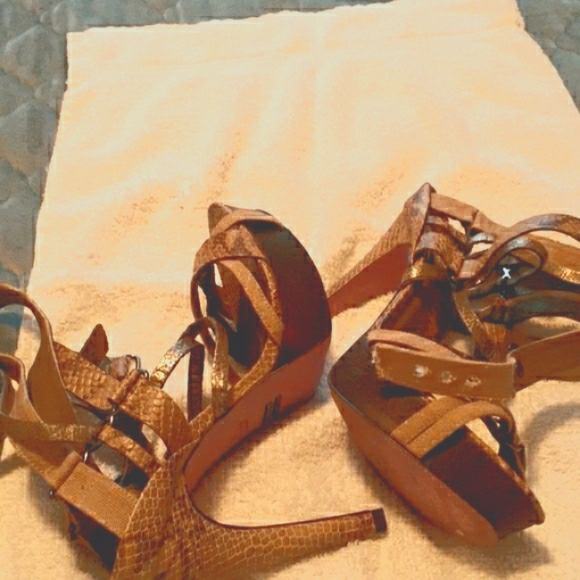 Shoe - Picture 6 of 6